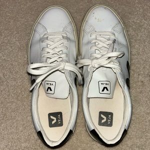 Veja Esplar Leather Sneakers